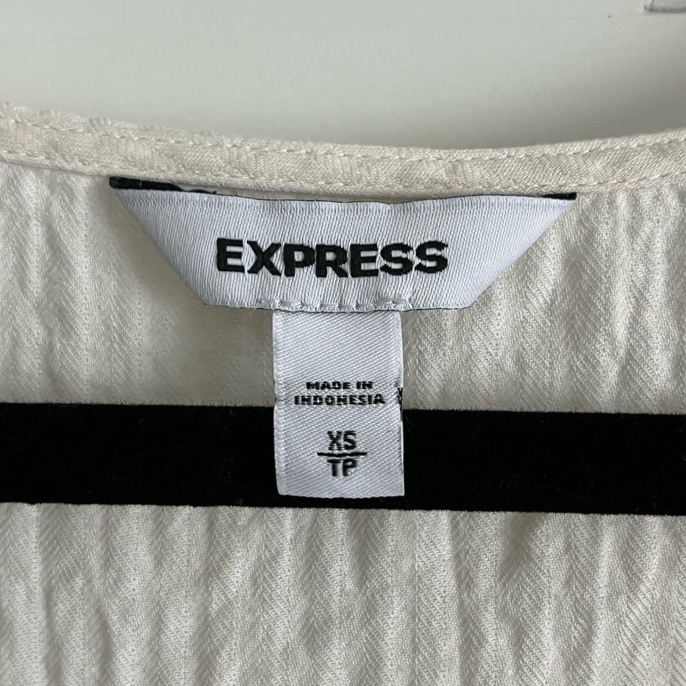Express Ruffle Tank Top - Cream - Picture 3 of 3